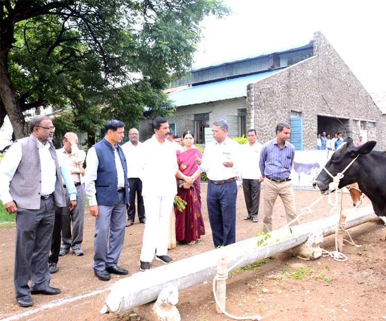 Visit of Shri N.H.Shivshankar Reddy,Minister of Agriculture,Govt.of Karnataka
